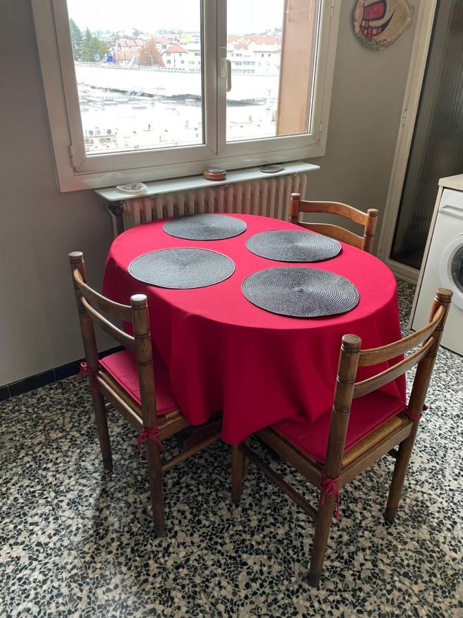Le Chouki Apartment Annecy Bagian luar foto